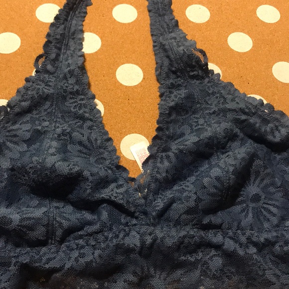 Victoria’s Secret PINK Halter Bralette - Picture 2 of 4